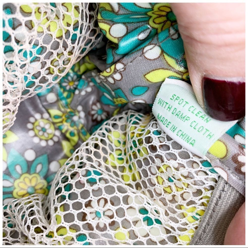 Vera Bradley Medium Lemon Parfait Cosmetic bag EUC - Picture 8 of 10